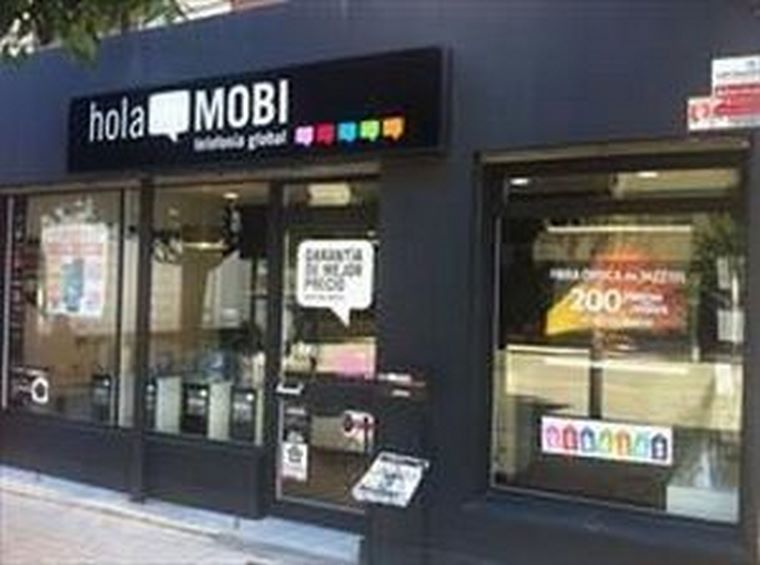 La cadena de telefonía holaMOBI adquiere un grupo de franquicias con 15 puntos de venta