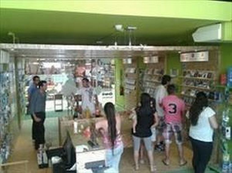MOVILREPUBLIC Abre su primera tienda en Martos (Jaén)