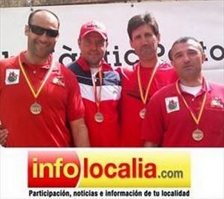 Oro para  Infolocalia en la primera prueba de la Copa de España de kayak