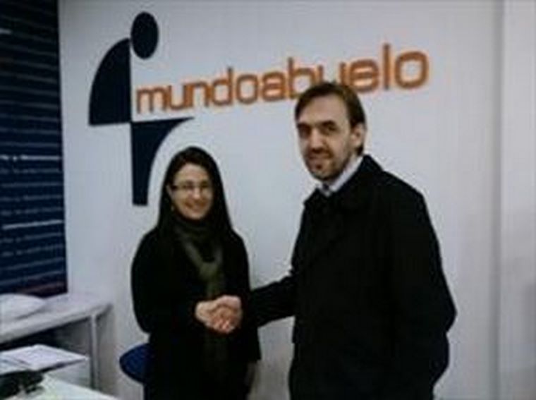 Mundoabuelo firma un Convenio con la Asociación de padres ANPA ANEXA 2007 de Lugo.