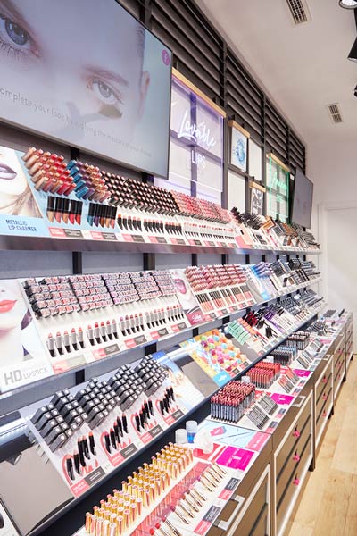 Flormar abre en España su primera concept store