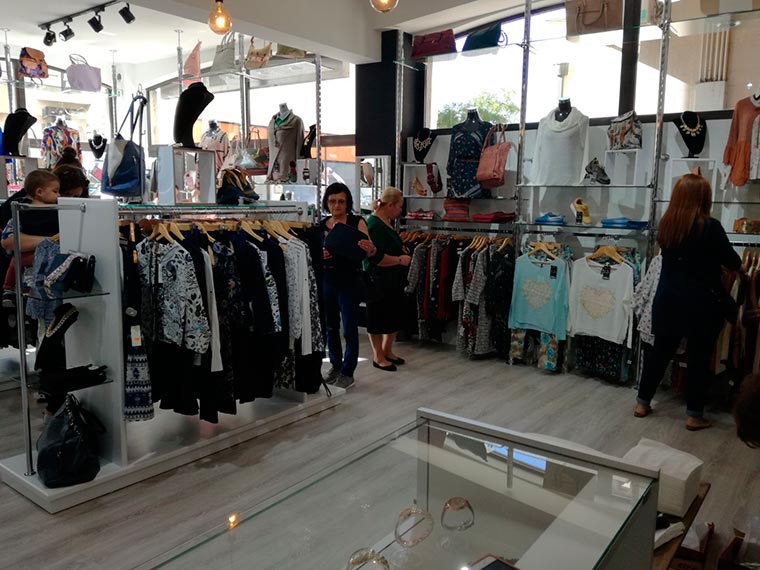 El Grupo MAXI DIEZ (Todo a 10 €) firma una nueva franquicia de su otra marca de precio único 12 €