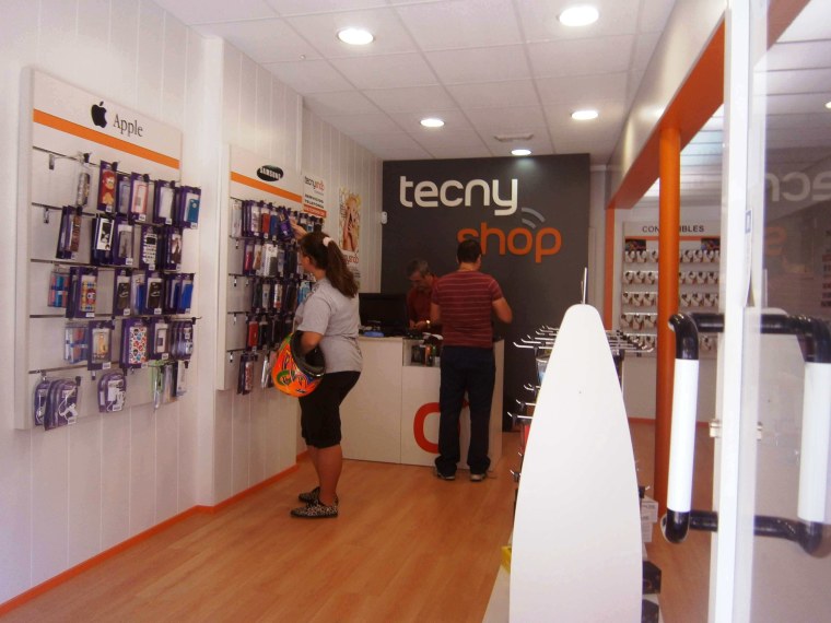 Tecnyshop aterriza en Ribadesella con gran acogida