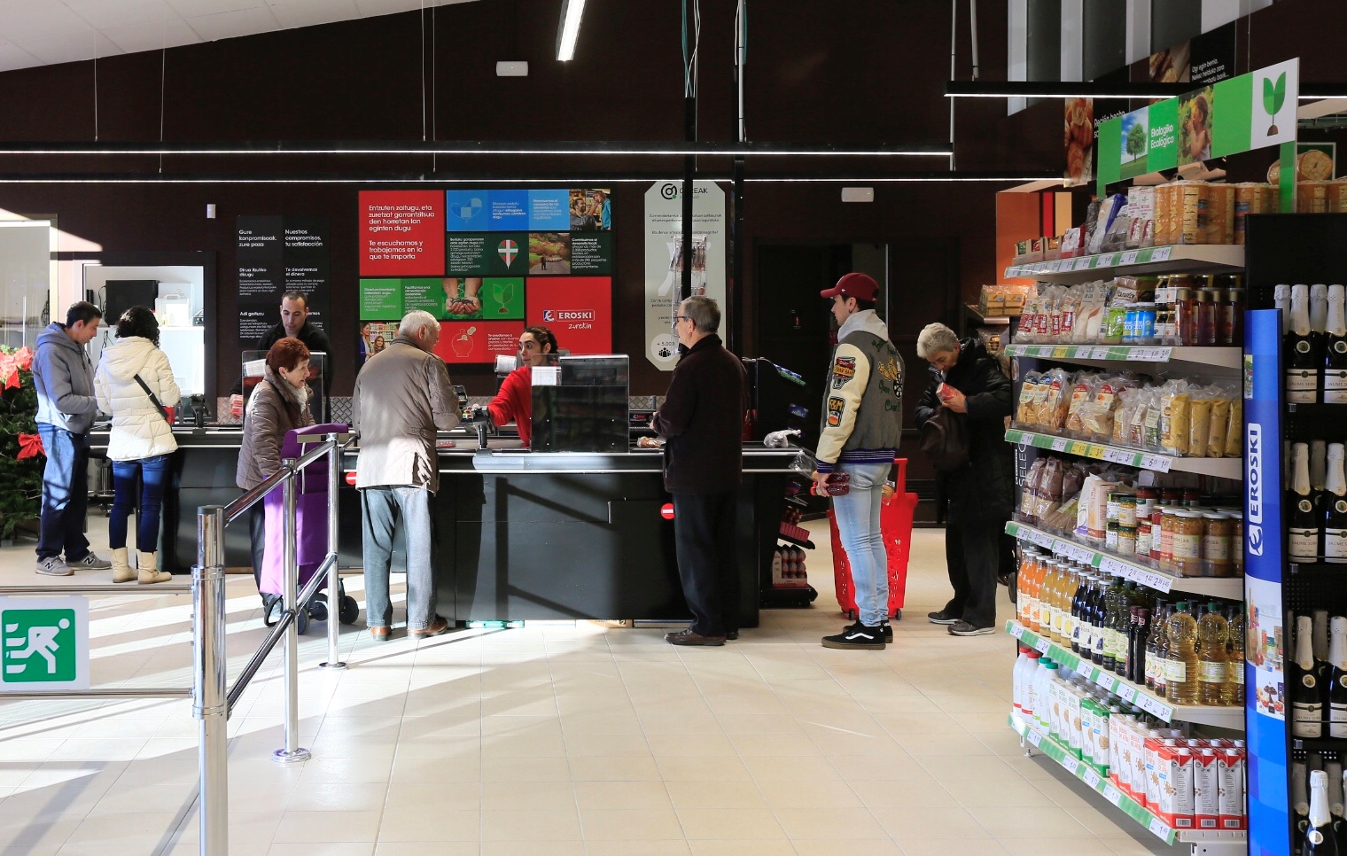 Gureak y Eroski abre un nuevo supermercado gestionado íntegramente por personas con discapacidad
