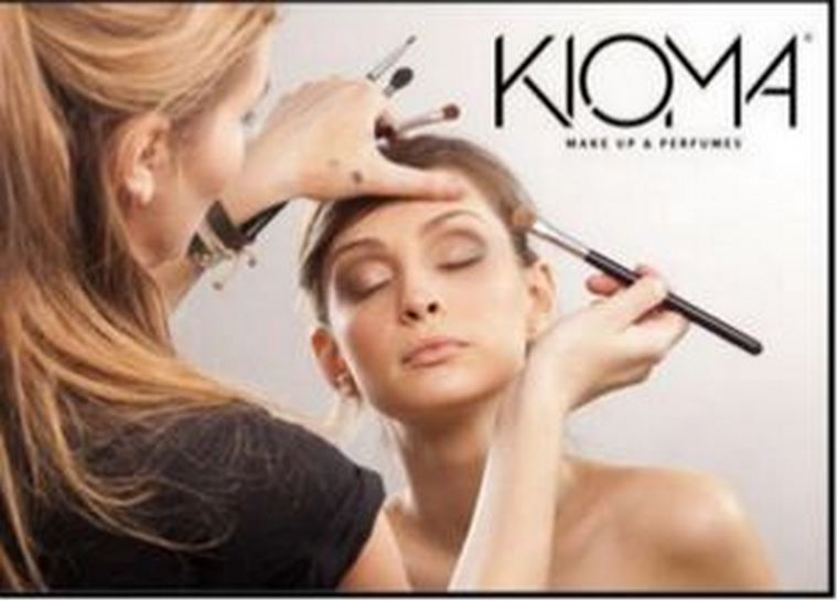 Kioma - Flashes Make Up
