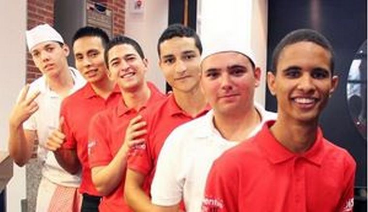 LIZARRAN reparte 10.200 bocadillos entre los más desfavorecidos