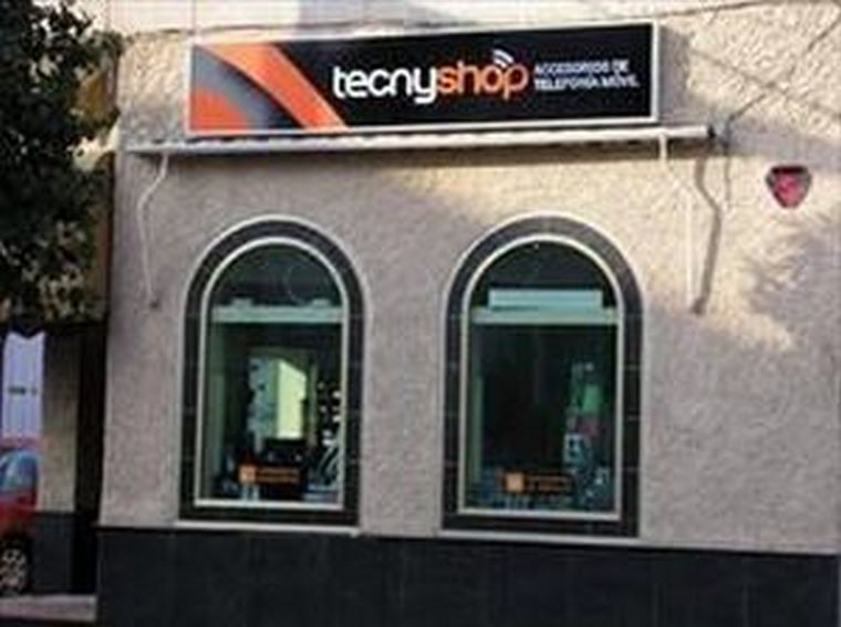 La cadena de Franquicias Tecnyshop, inaugura su segunda tienda en Baza (Granada)
