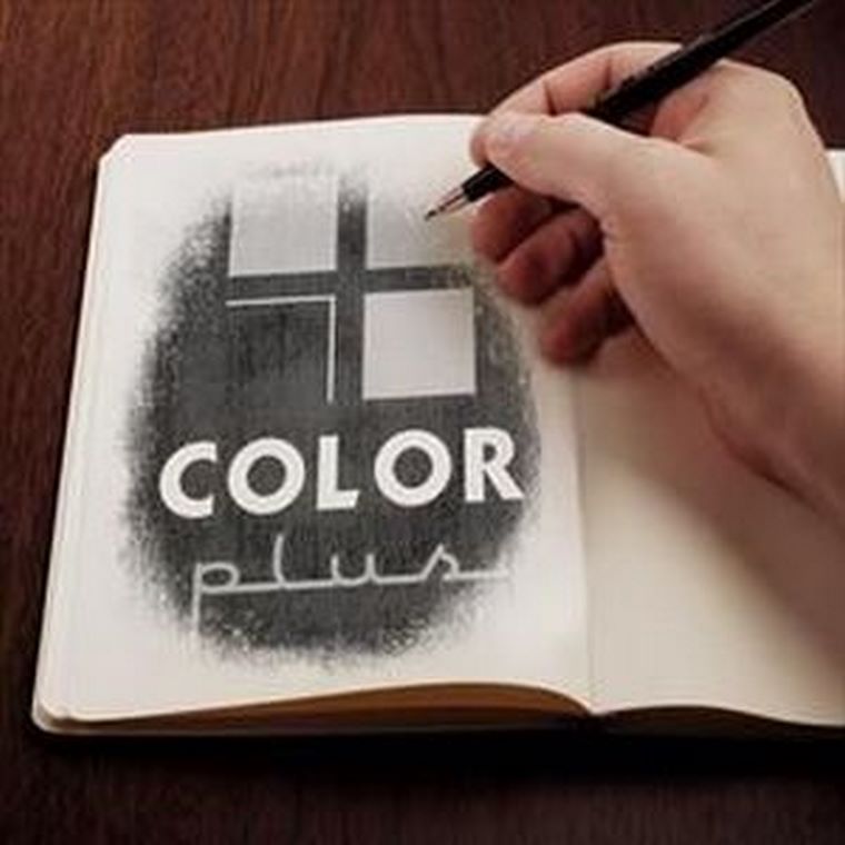 Dos tiendas Color Plus en la primera quincena del mes de Octubre. 