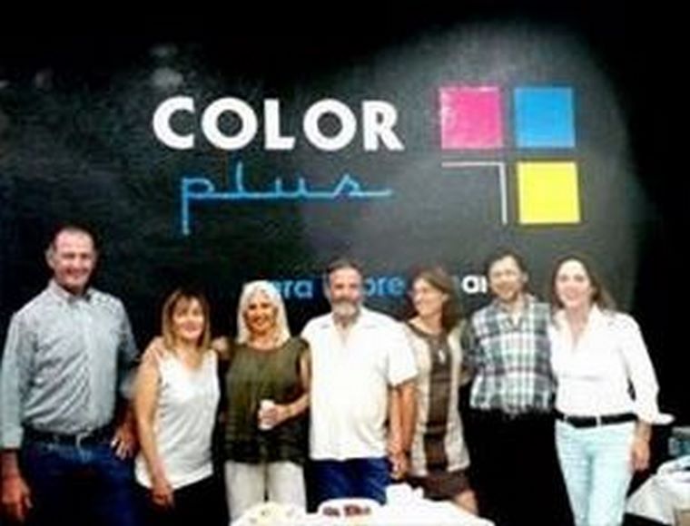 Color Plus Zaragoza Portillo inaugura su tienda.