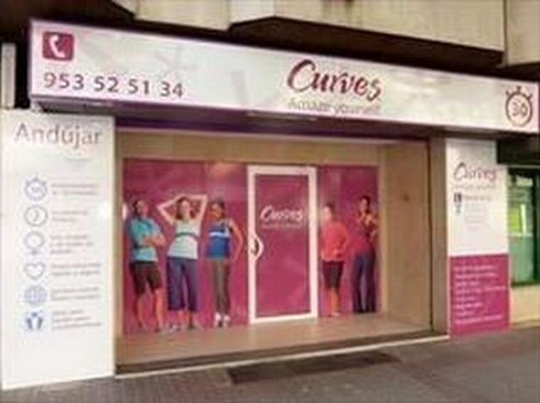 Curves abre en Andújar