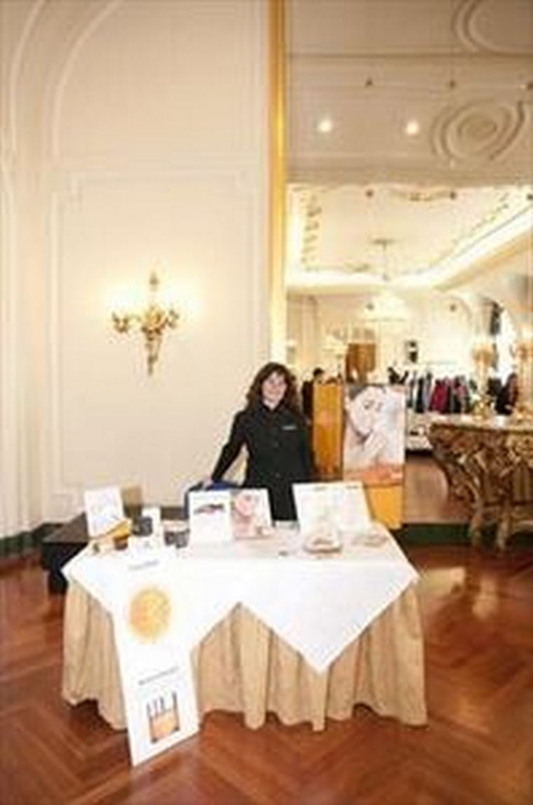 Sensebene continúa participando en eventos exclusivos, proporcionando los servicios estéticos más avanzados a las novias y madrinas de la Feria de Novias Disney 2012.