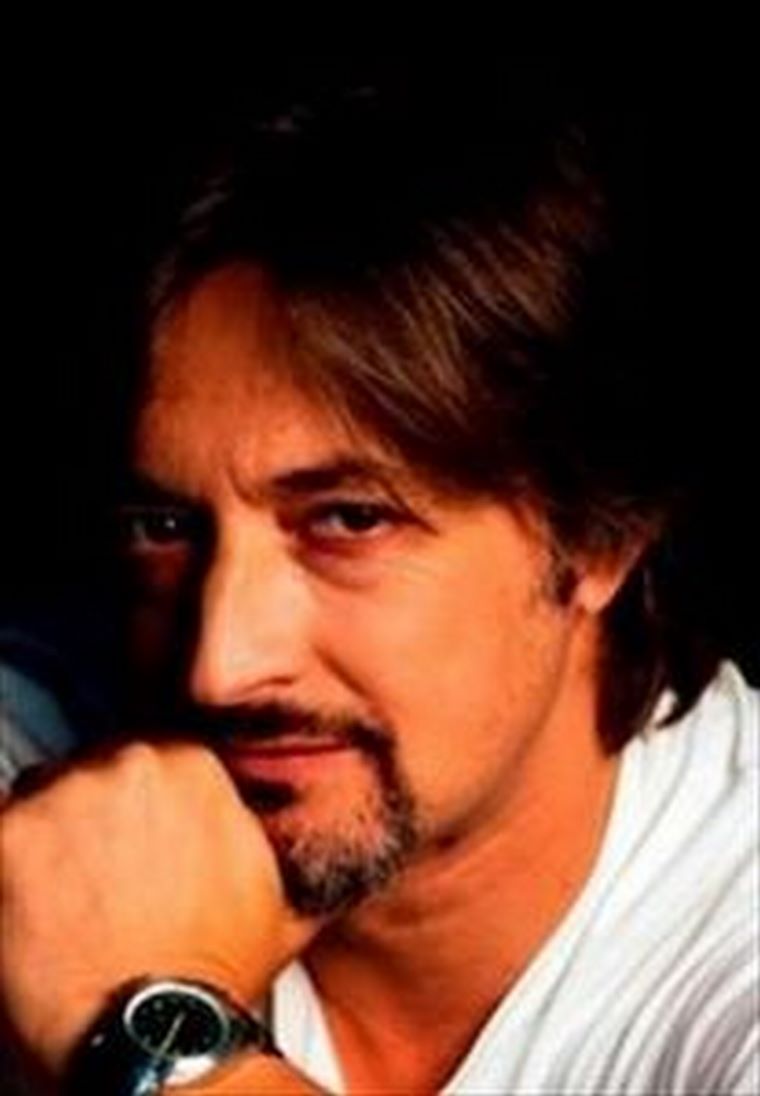 Encuentros-Jader, la franquicia de Agencias Matrimoniales, Club de Amigos y eventos  para singles, contará con el actor Anibal Soto ( de las series Bandolera, Periodistas.) para impartir talleres de teatro dentro del abanico de actividades de la enseña.