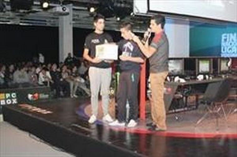4.000 visitantes en el estand de PCBOX en la Final Cup 2012 de la Liga de Videojuegos Profesional.