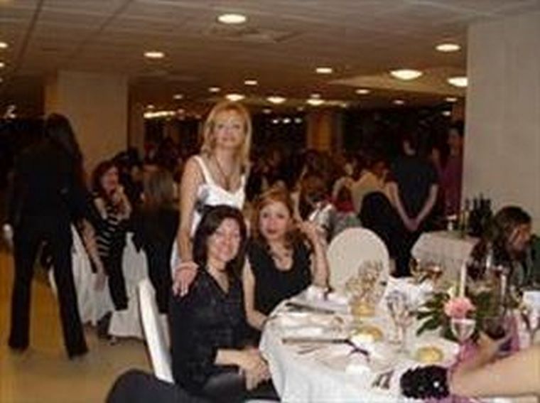 Encuentros Jader ,grupo de centros de relaciones humanas ( ag.matrimoniales y club de amigos&singles)patrocinadora junto a otras empresas  de la Gala"Unidos 8 de Marzo"