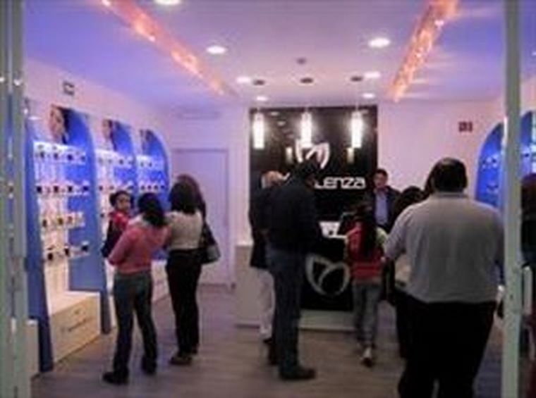 Equivalenza Chile abrirá hasta 80 tiendas en superficies Walmart.