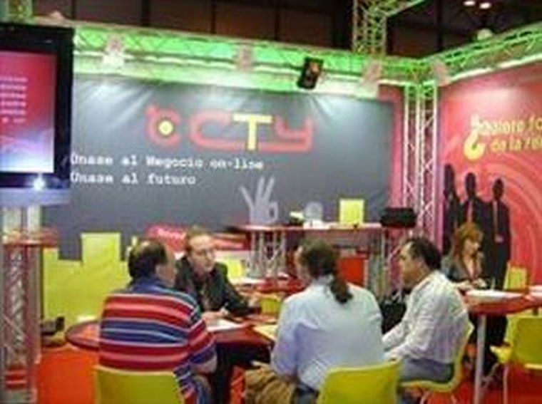 CTY www.serviciosenmiciudad.com expositor de ·Expofranquicia" 