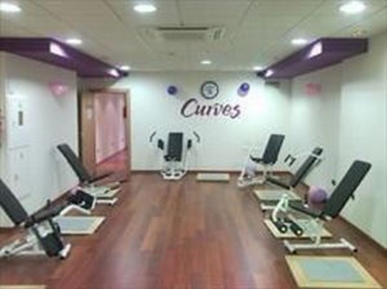Curves abre su primera franquicia en Granada