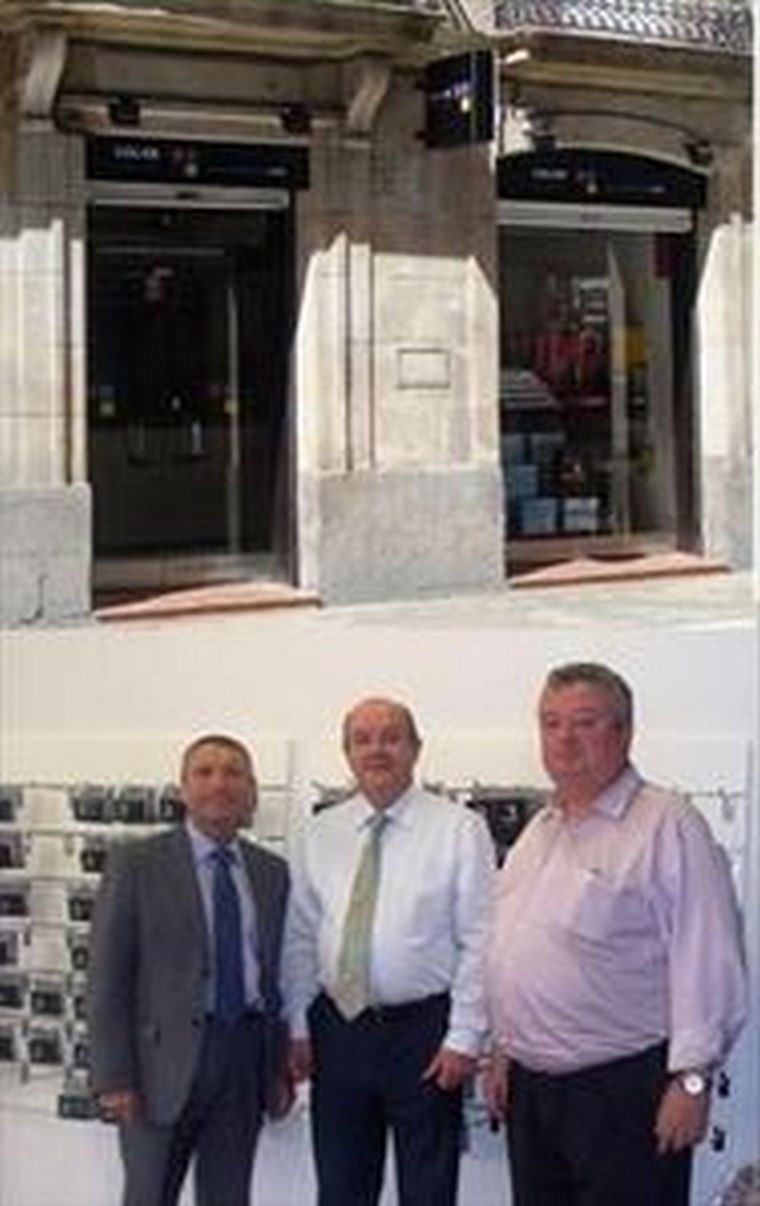 Color Plus inaugura en Vitoria