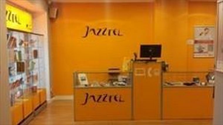 La cadena de tiendas JAZZTEL BY TOP-MOVIL ofrece condiciones económicas preferenciales a los franquiciados que abren una segunda tienda
