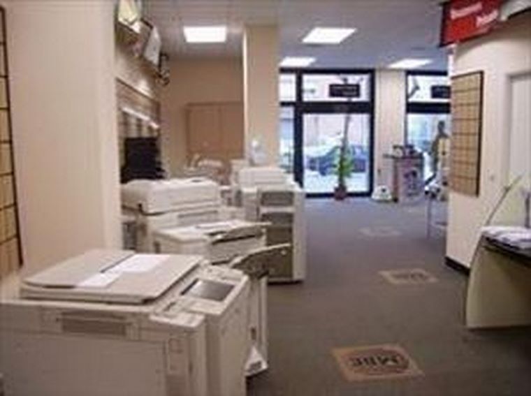 Mail Boxes Etc abre un nuevo centro en Lebrija