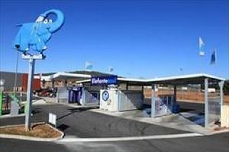 El lavado a presión permite ahorrar hasta 250 litros de agua por vehículo