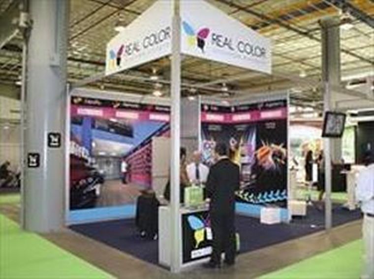 La Cadena de Franquicias Real Color, sigue sumando interesados en la Feria de Valencia