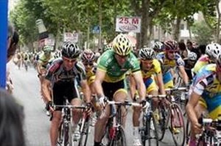 El equipo patrocinado por Lizarran Reus participa en la Vuelta Ciclista a Aragón 