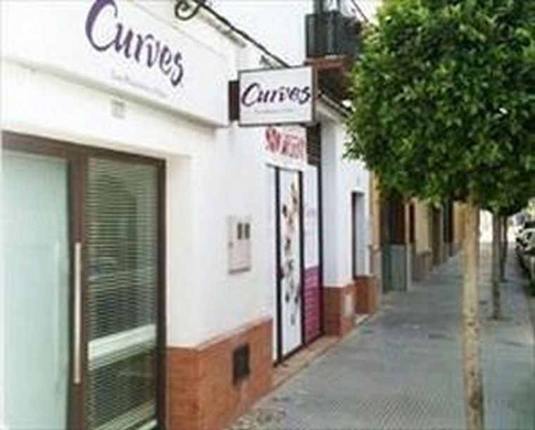 Curves abre una nueva franquicia en Los Palacios