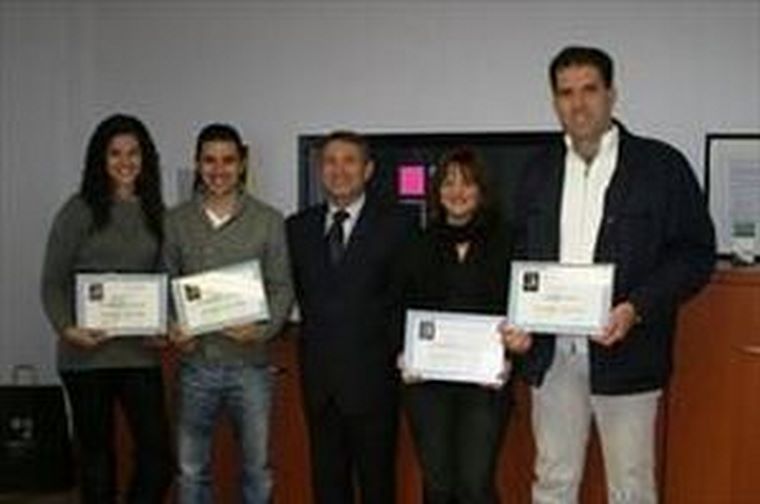 Color Plus Calpe y Color Plus Coronil reciben sus certificados