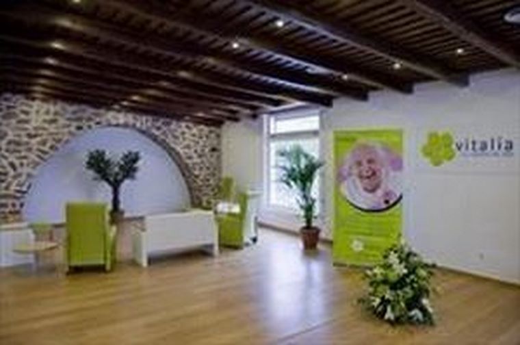 Mayores de los centros Vitalia visitan la fábrica de Coca Cola 