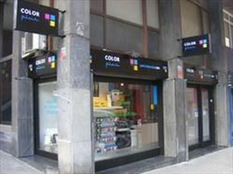 Quinta tienda Color Plus en Barcelona. 