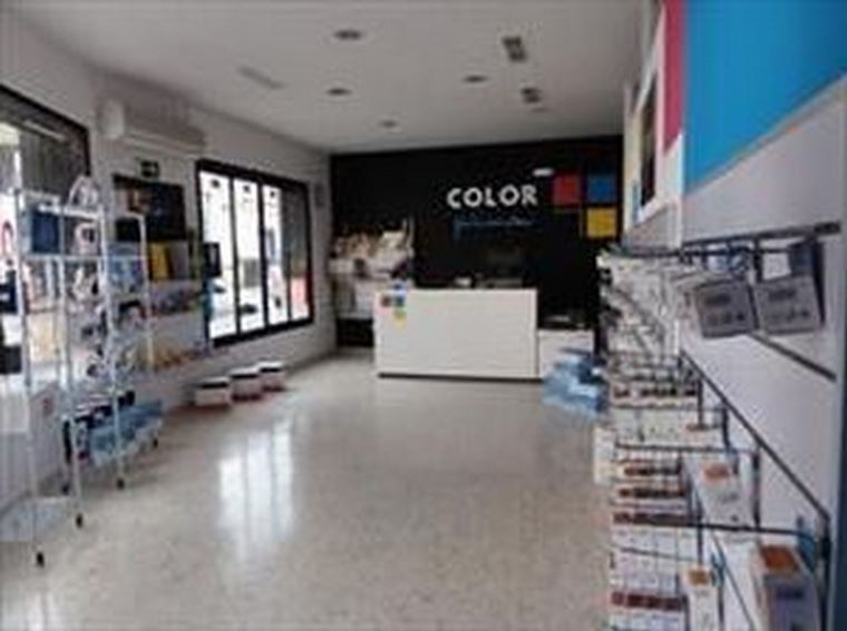 Nueva Tienda de Color Plus en Lebrija, Sevilla