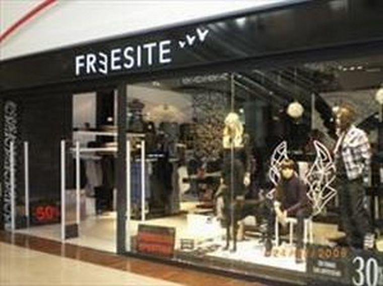 Freesite apertura en el emblemático Centro Comercial Los Arcos en Sevilla.