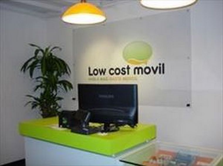 Low cost movil es la primera red de franquicias especializada en brindarle asesoramiento al usuario para que utilice el operador low cost que más le convenga 