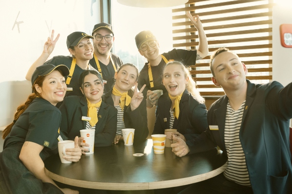 McDonald’s alcanza los 27.000 empleados directos y pone en valor el ambiente laboral generado en sus restaurantes