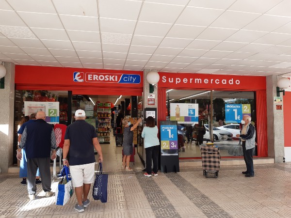 Eroski inaugura un nuevo supermercado franquiciado en Alicante