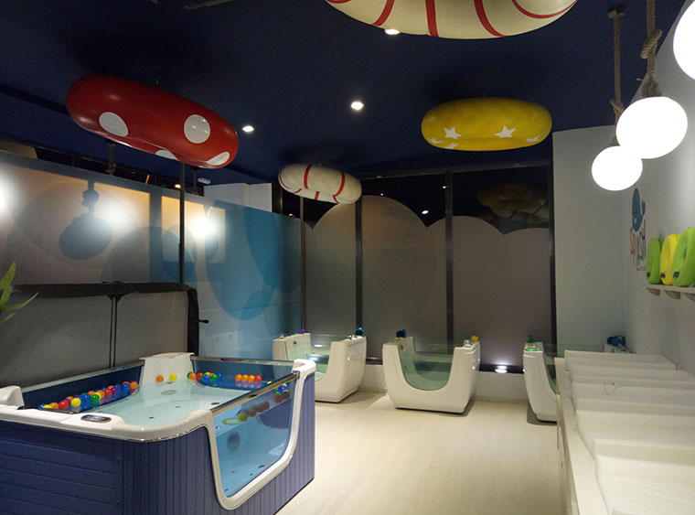 La franquicia Splash Baby Spa, spa para bebés, presenta su método de trabajo ante el colectivo de profesionales de la salud